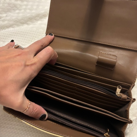 Wallet - Picture 2 of 6